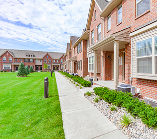 Multiple single story homes from the streetview